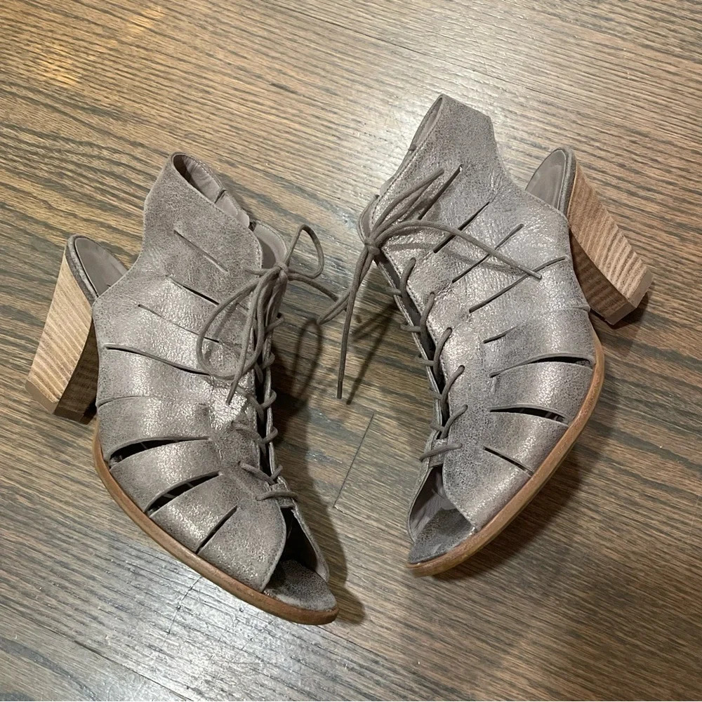 Paul Green Cosmo Leather Lace-Up Sandals Smoke Metallic size 6.5